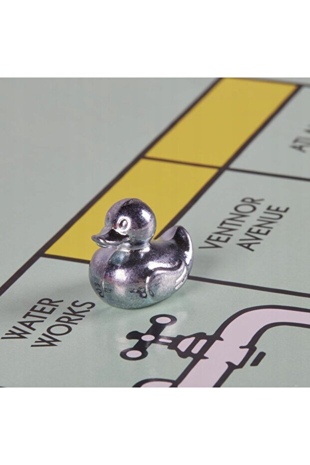 Hasbro Monopoly Classic Basic Board Game - 3