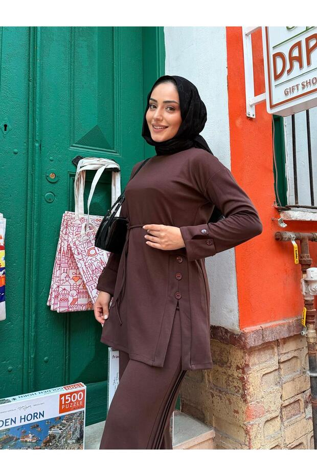 طقم مودال مع إكسسوارات أزرار - 2