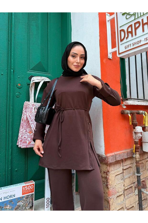 طقم مودال مع إكسسوارات أزرار - 1