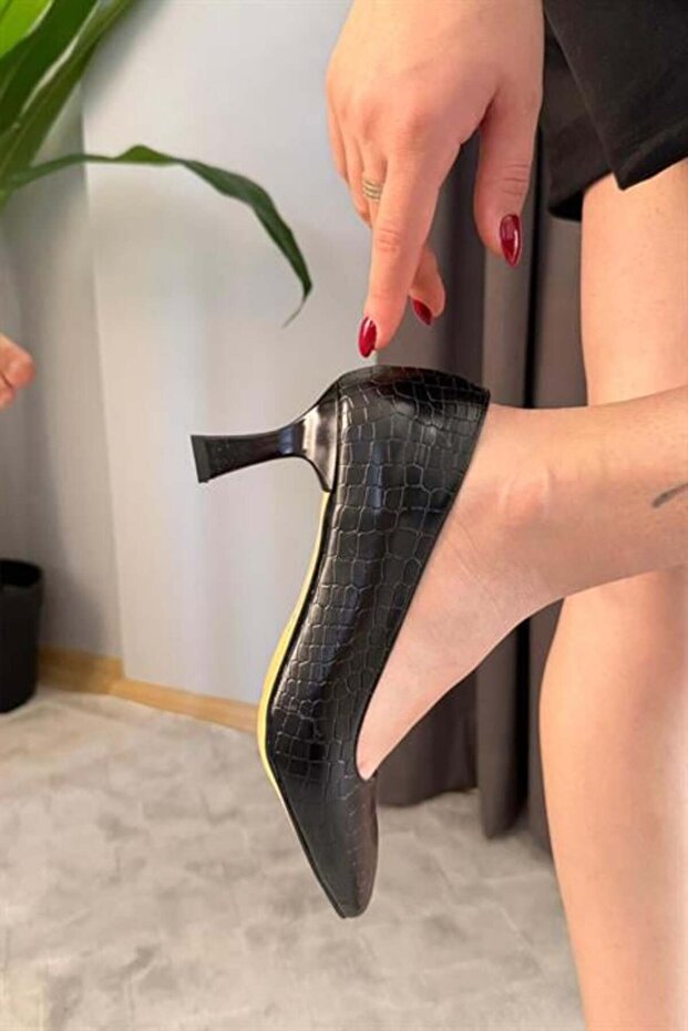 Women's Sity Black Crocodile 6 cm Thin Heeled Stiletto