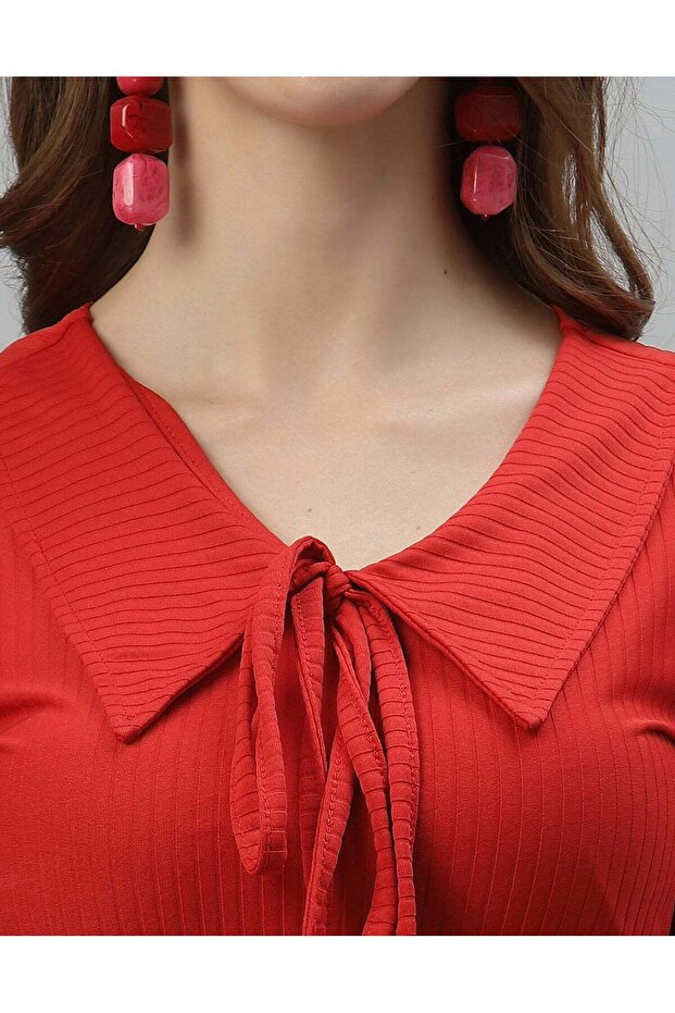 بلوزة برباط أحمر - 7