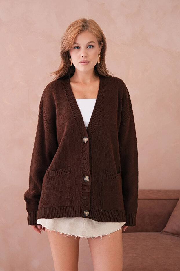 Women's Open Collar Button Detail Oversized Knitwear Sweater