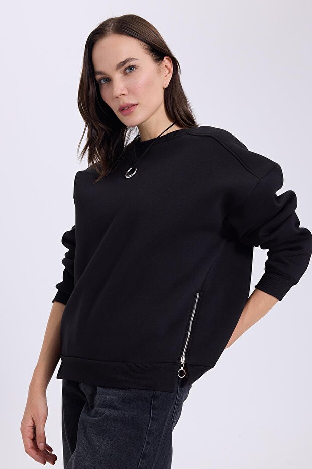 Women's Oversized Wide Cut Cotton 3-Thread Crew Neck Black Sweatshirt