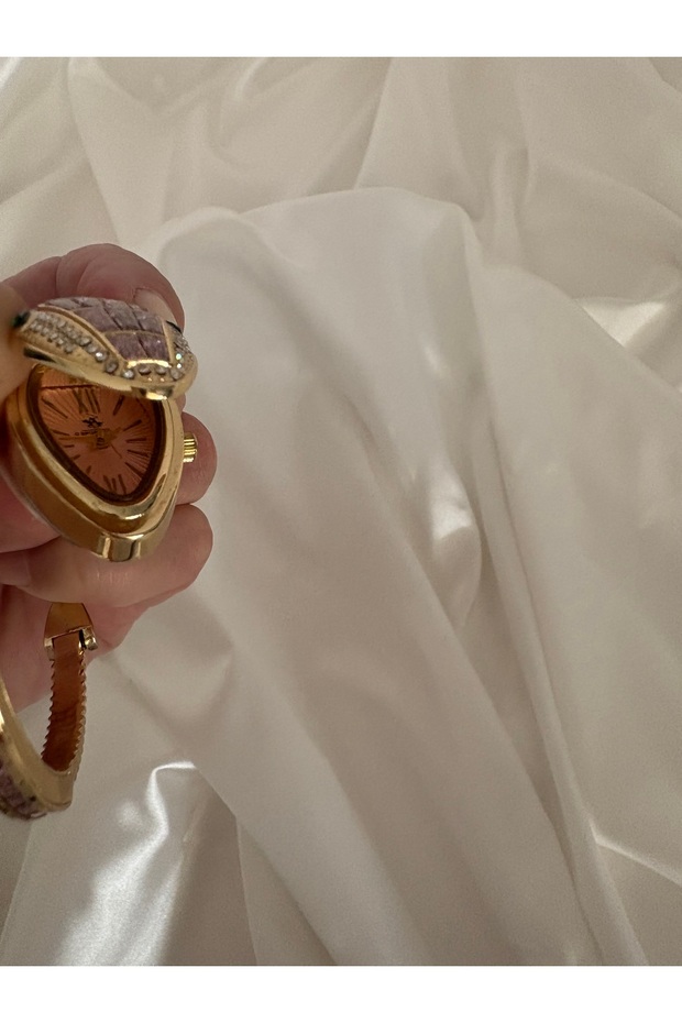 Yılın Model taşlı Saat - 2