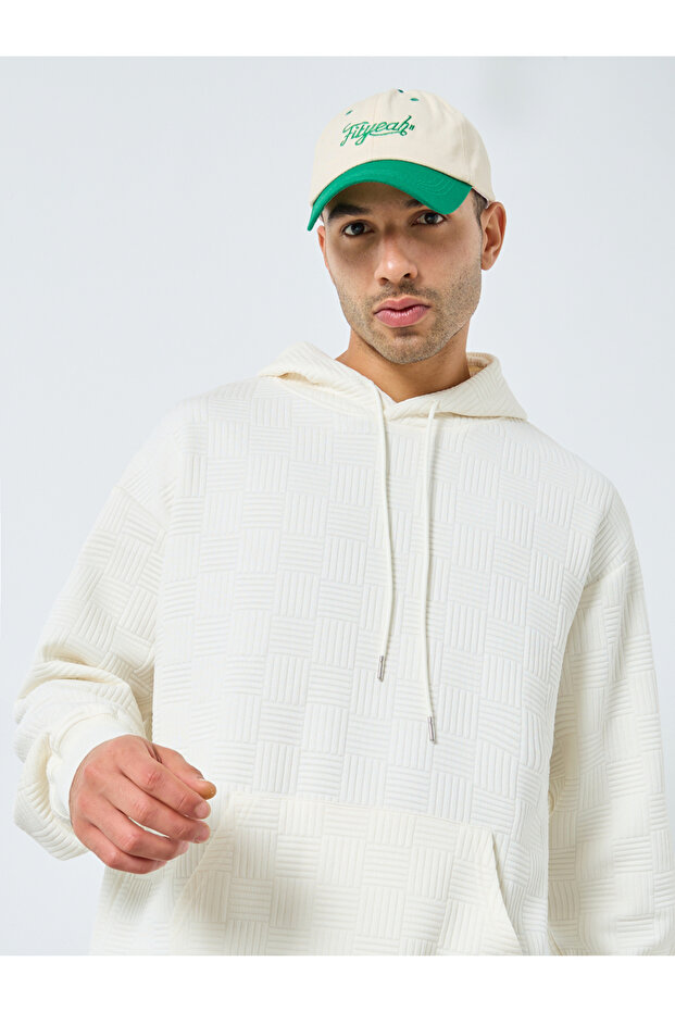 هودي قصة فضفاضة بنقشة هندسية كريمية