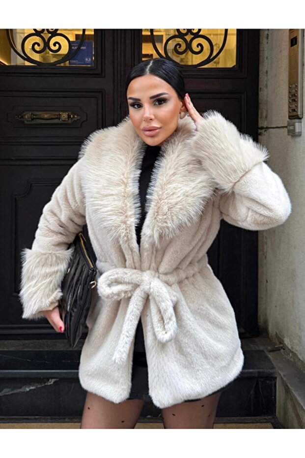 Fur Detailed Belted Plush Coat