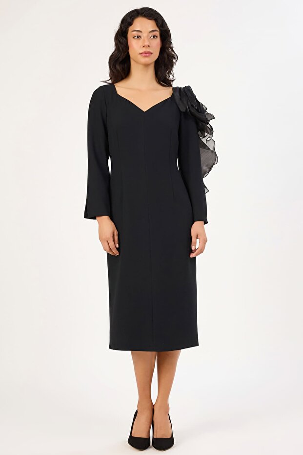 Tasarım çicek aksesuarlı midi elbise - 2