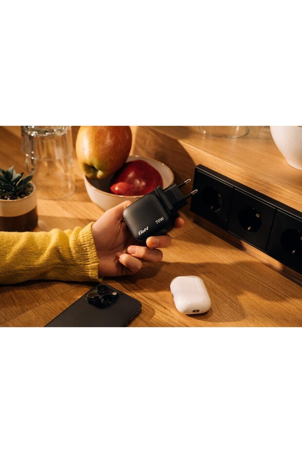 Incarcator mini GaN, 70W, EU/UK/US2 x USB-C PD 70W , 1 x USB-A QC 3.0 - 5