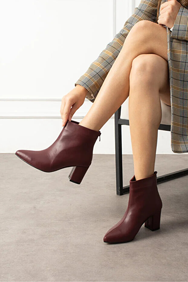 Women's Pointed Toe Thick Heeled Leather-Look Boots