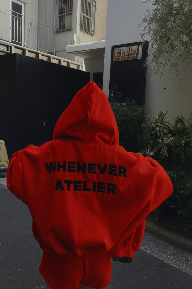 سويت شيرت للجنسين بغطاء رأس قصة فضفاضة Arka مطبوع 'WHENEVER ATELIER' 3 خيوط مزخرفة