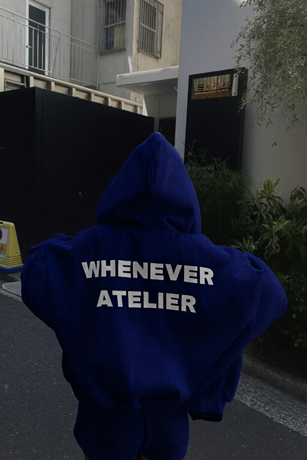 سويت شيرت للجنسين بغطاء رأس قصة فضفاضة Arka مطبوع 'WHENEVER ATELIER' 3 خيوط مزخرفة