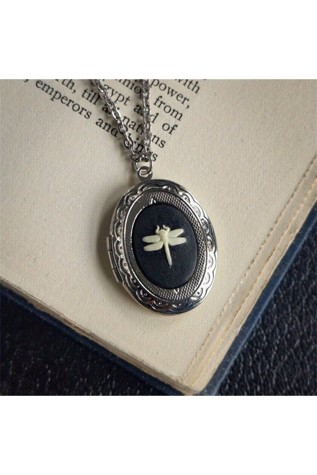 YB1123-1 Gothic Vintage Black Red Purple Dragonfly Pendant Necklace Women's Retro Oval Collarbone Ne