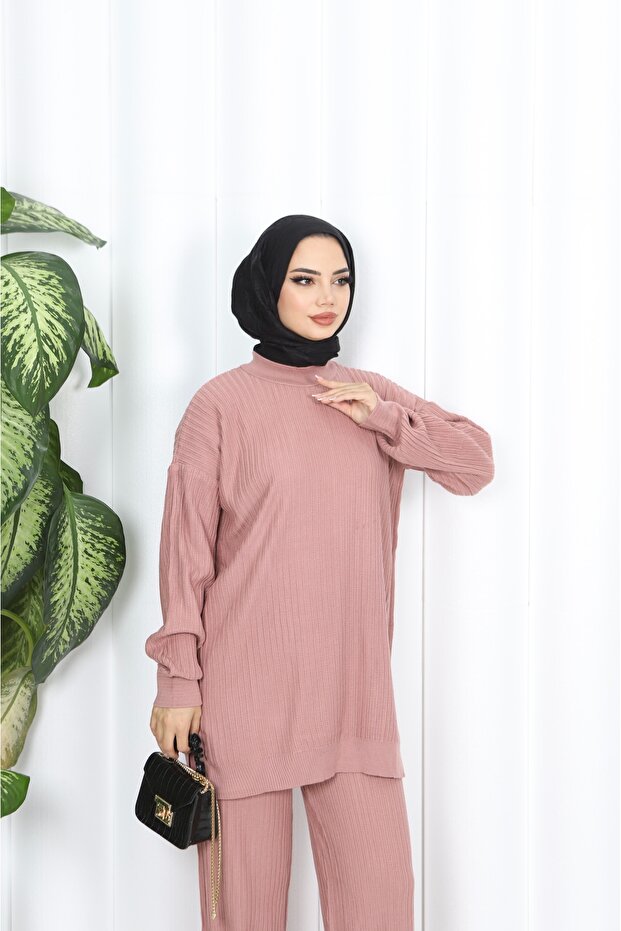 بدلة تريكو منقوشة ذاتيًا - 4