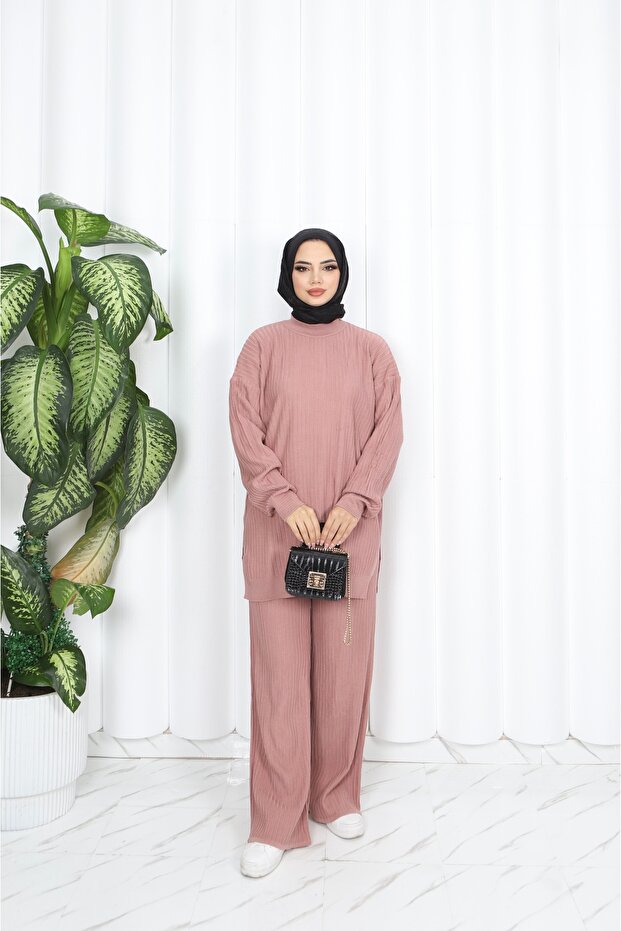 بدلة تريكو منقوشة ذاتيًا - 1