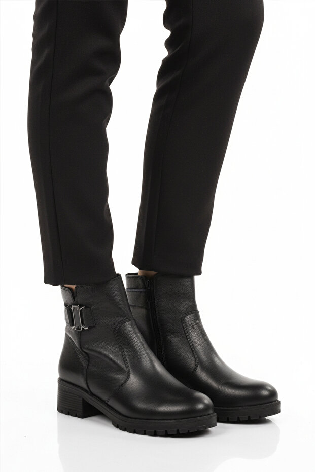 Black Genuine Leather Women's Heeled Boots with Fleece Inside 16463-1 Z