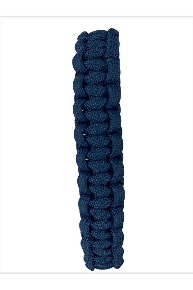 سوار باللون الأزرق الداكن
