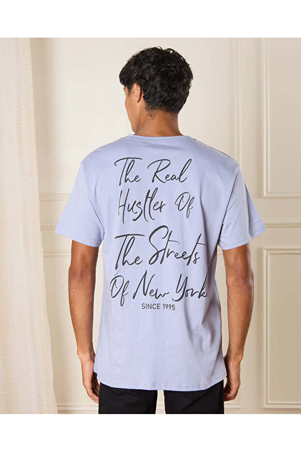 تي شيرت رجالي أساسي باللون الأرجواني - 3