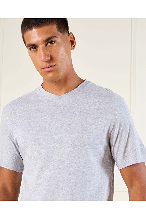 Men Grey Basic Solid T-Shirt - 4