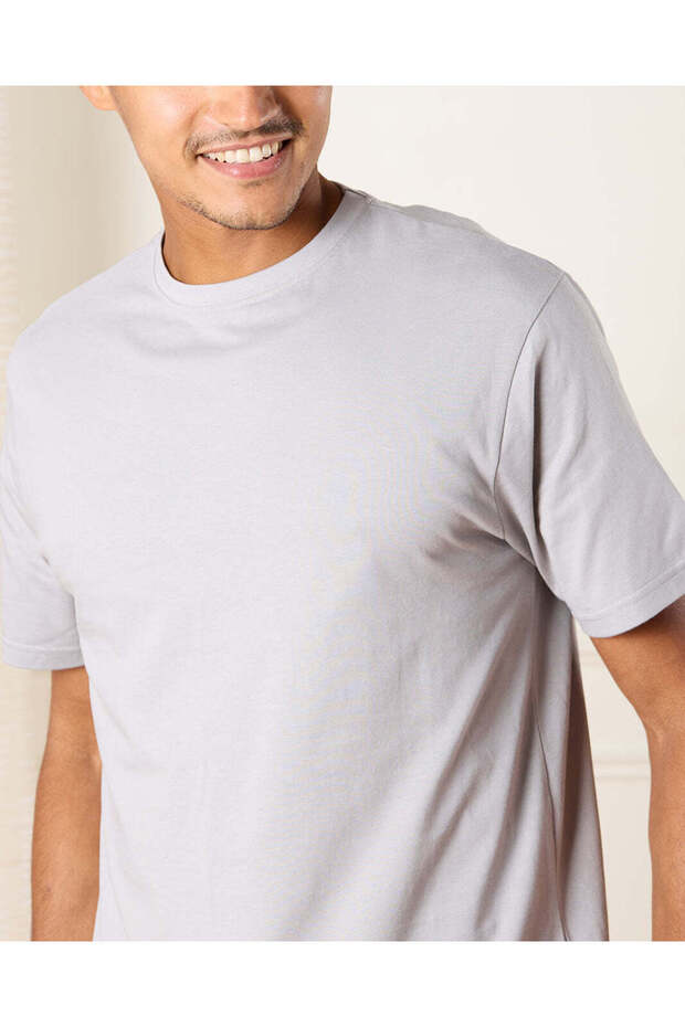 تي شيرت رمادي أساسي للرجال - 4