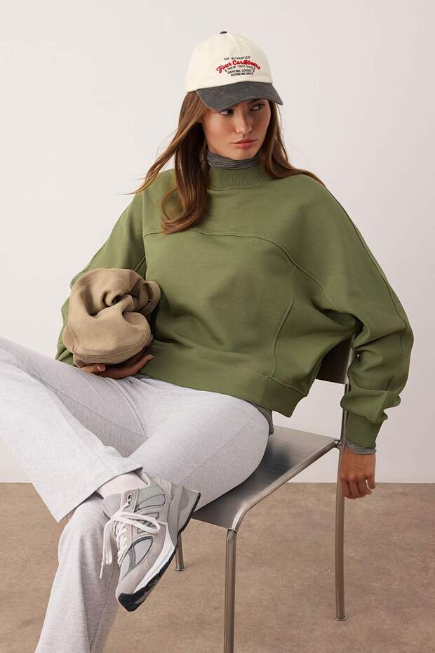 Haki Oversize/Geniş Kalıp Dik Yaka Kalın İçi Polarlı Örme Sweatshirt TWOAW26SW00205 - 1