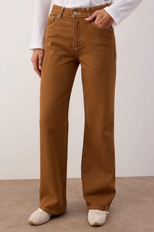 Camel Wysoki stan Vintage Wypłukiwanie Specjalny kolor Denim Szerokie nogawki/Szerokie nogawki Jeans TWOAW26JE00110 - 3