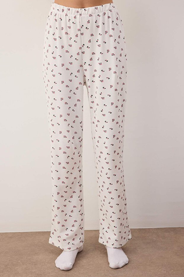Beyaz-Çok Renkli Çiçekli Yumuşak Waffle Örme Pijama Takımı THMAW26PT00119 - 3