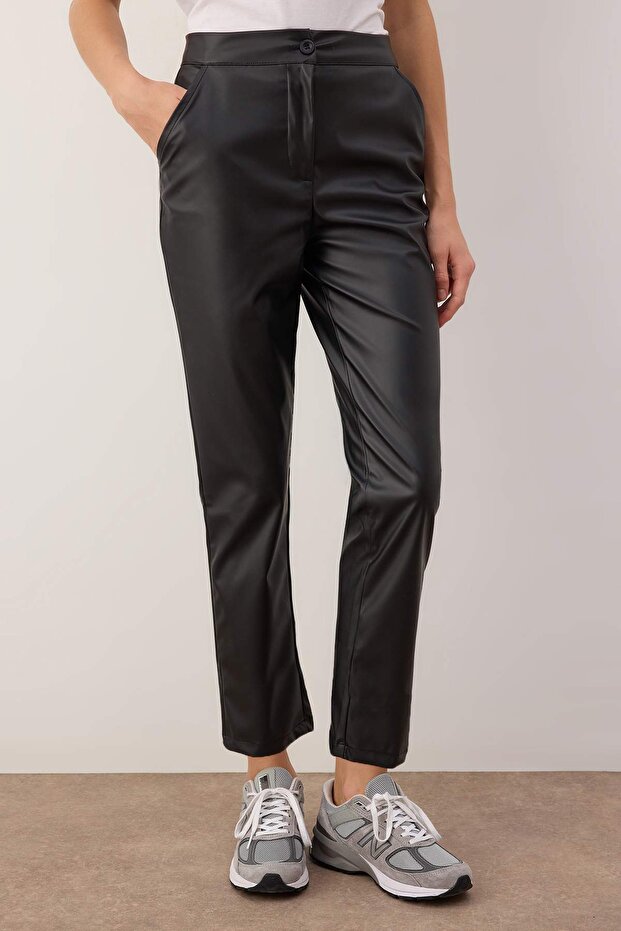 Fekete cigaretta szövésű műbőr karácsonyi nadrág TWOAW22PL0290 - 3