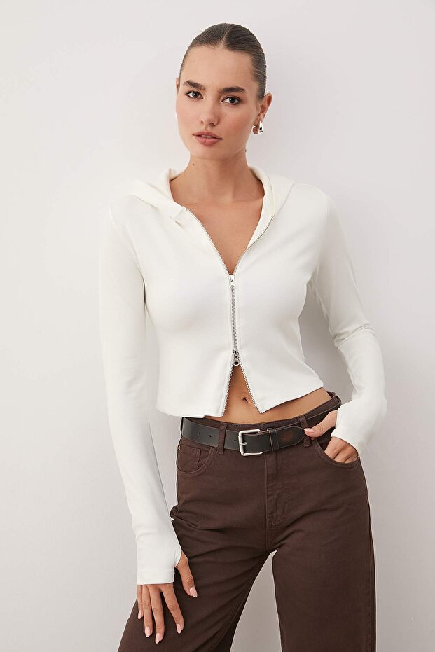 Ekru Soft Touch Kapüşonlu Fermuarlı Cepli Örme Sweatshirt TWOAW26SW00218 - 1