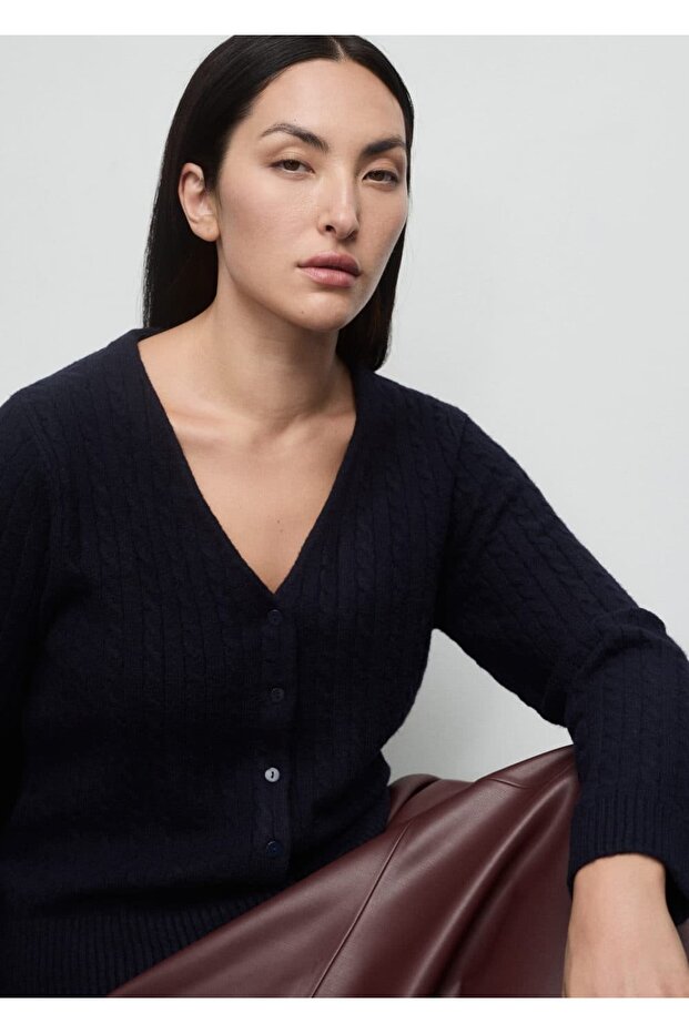 Örgü desenli triko hırka - 8