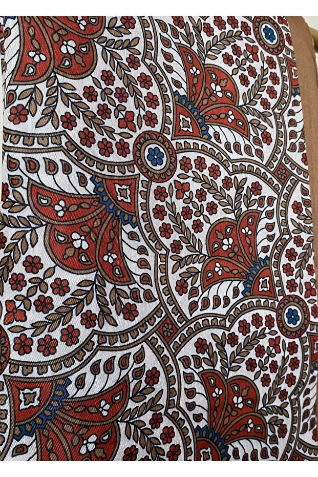 وشاح بني منقوش ناعم - 6