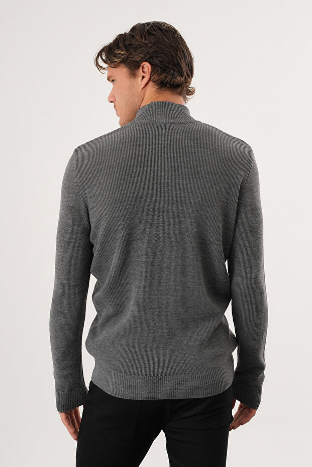 سترة تريكو أساسية للرجال بقصة عادية ونصف سحاب - 8