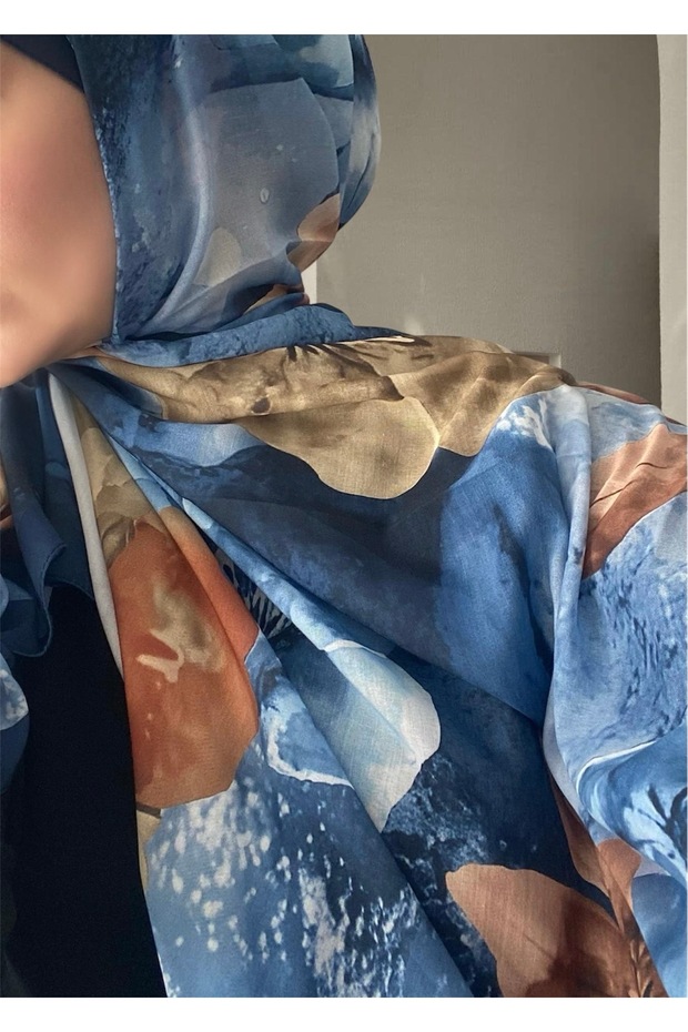 شال ناعم باللون الأزرق الداكن بنمط الورد - 3