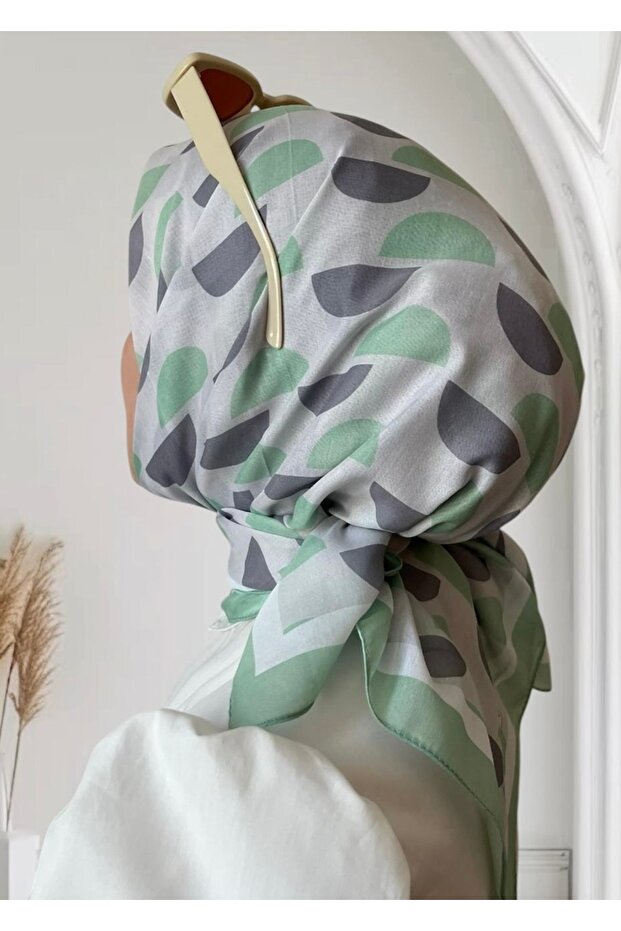 D Patterned Green Soft Scarf - 1