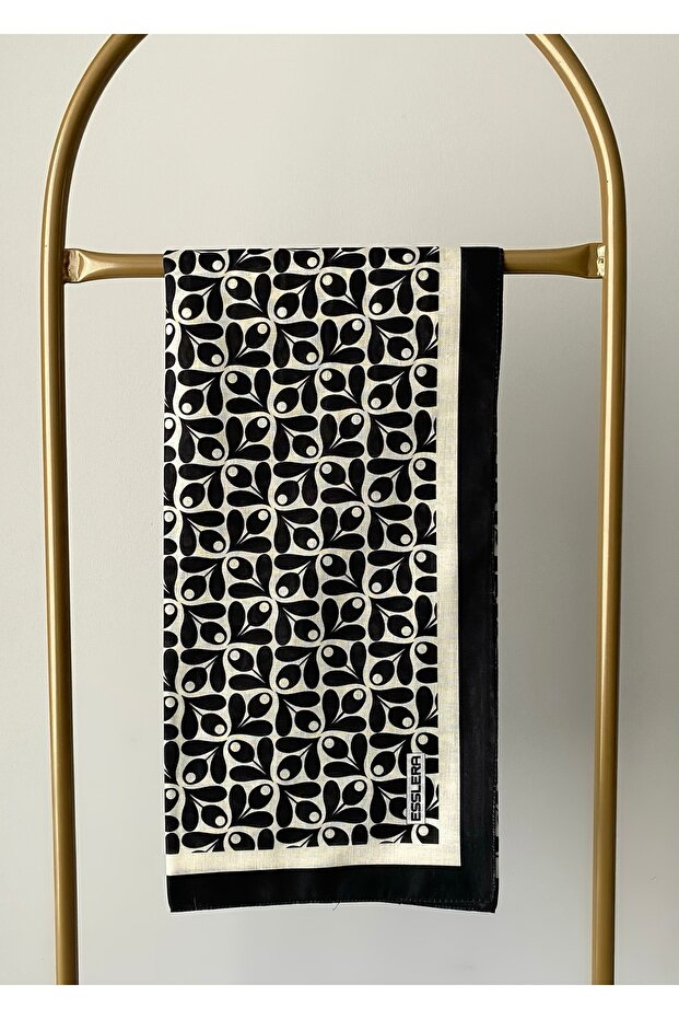 وشاح ناعم بنمط زهرة سوداء - 8