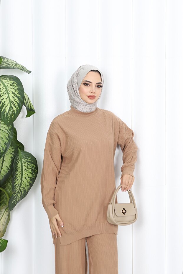 بدلة تريكو منقوشة ذاتيًا - 3