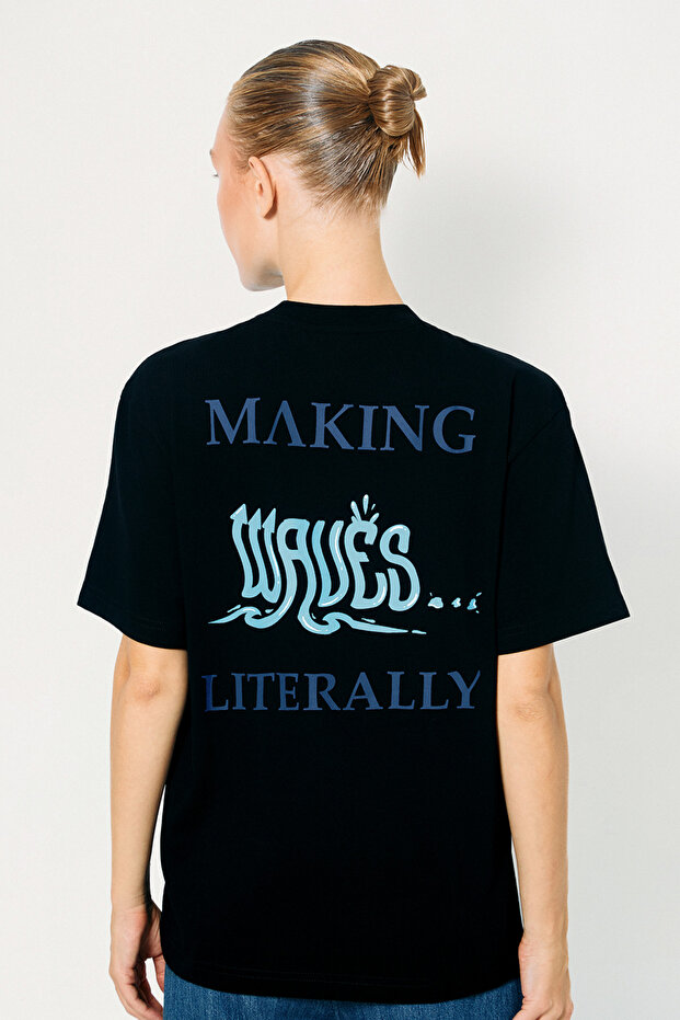 Making Waves… Literally (Unisex Tişört) - 4