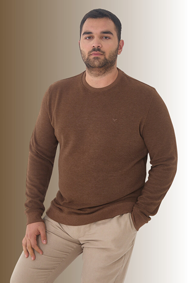 Men's Winter Crew Neck Oversized Basic Brown Sweatshirt - 1