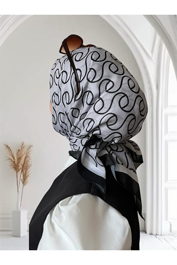 Spiral Patterned Black Soft Scarf - 3