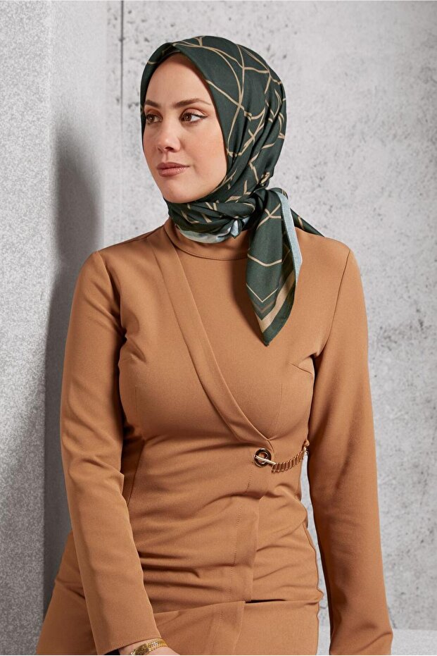 وشاح ألفينا منقوش 8507
