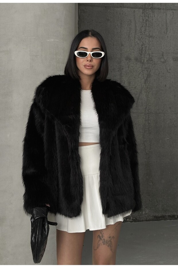 Short Imported Black Fur Jacket with Front Closure and Collar