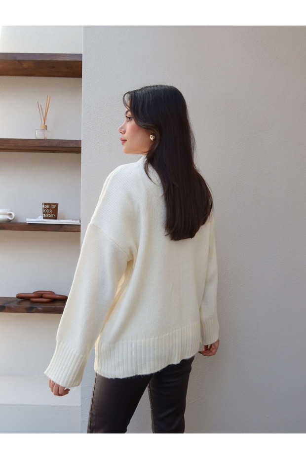 Weicher Strickpullover mit Rundhalsausschnitt - 5