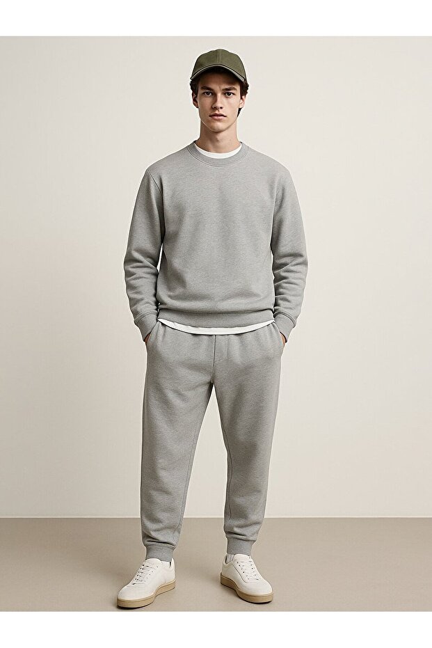 Uzun Kollu Sıfır Yaka Basıc Gri Sweatshırt - 1