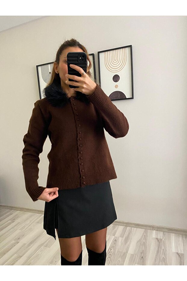 Detachable Fur Collar Buttoned Knitwear Cardigan