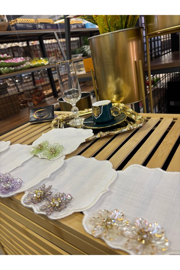 Design White Napkin with Colorful Stones on It, Set of 6 Cocktail Napkins, Flower Brooch Coffee Side Presentation Napkin