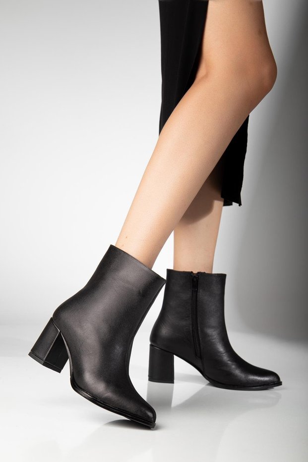Black Genuine Leather Front Stitched Zippered Pointed Toe Special Design Premium Women's Heeled Boots
