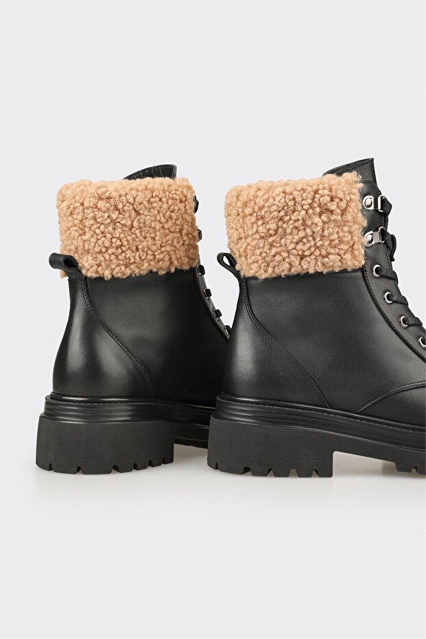 Siyah Kadın Günlük Bot - 4