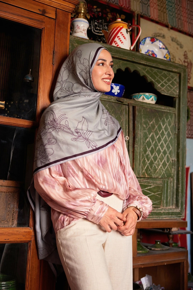 Yekta Pattern Sakura Silk Shawl - 2