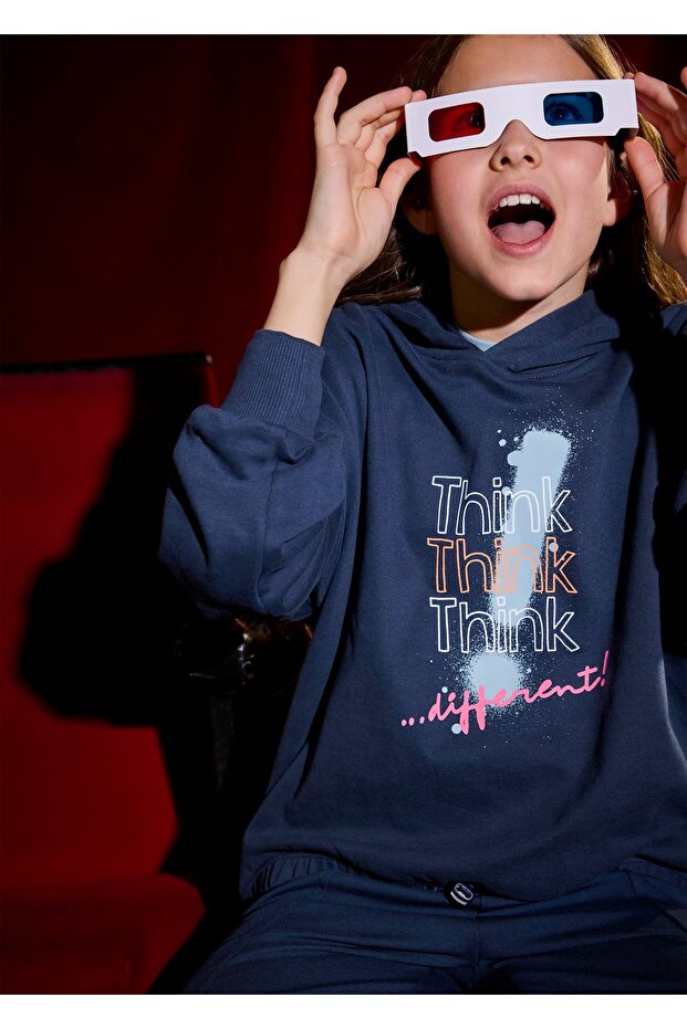 Girl's Hooded Sweatshirt 7425