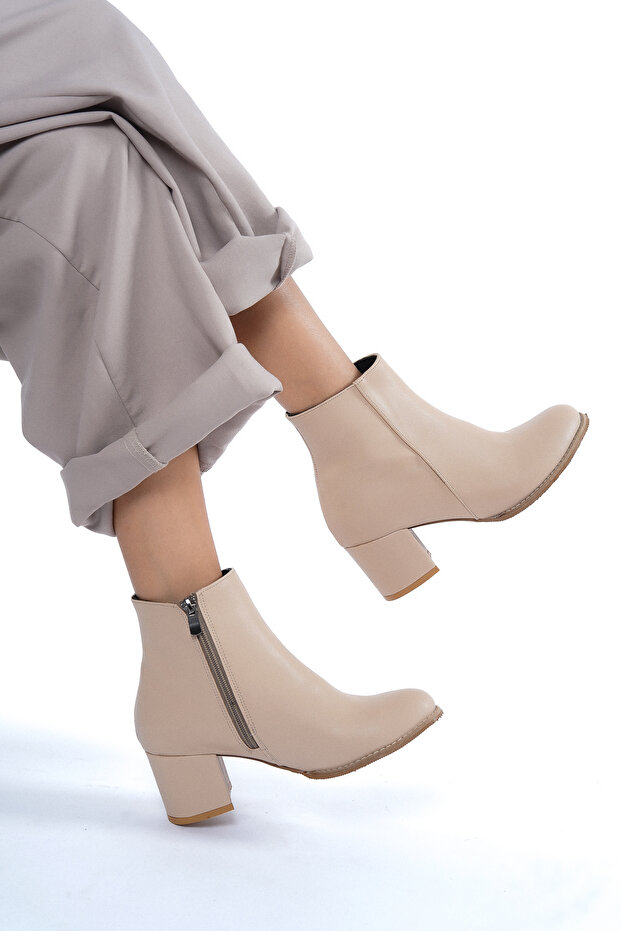 Low-cut Nude Heeled Boots