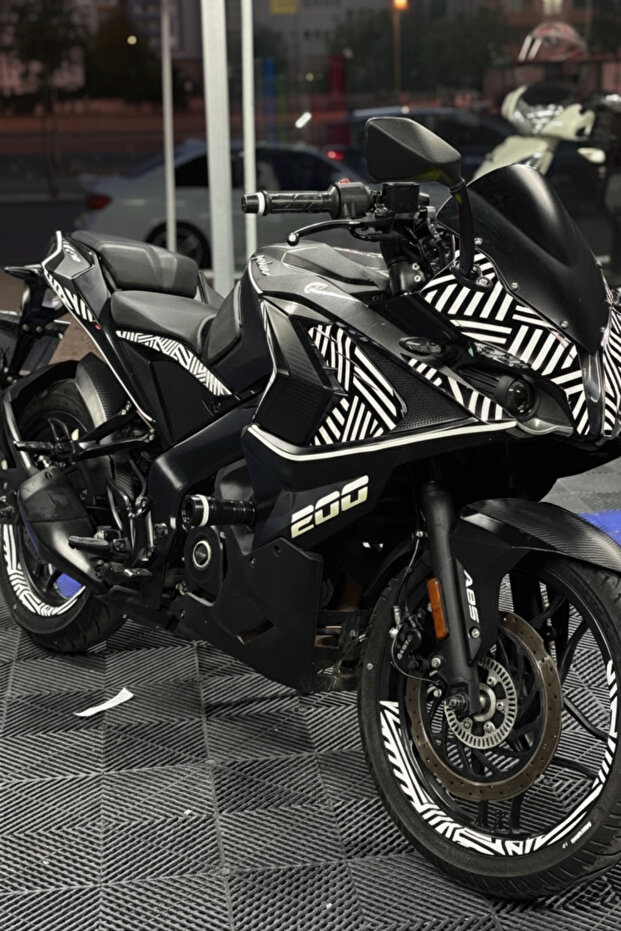 مجموعة كاملة من مطبوع ملصقات لـ Bajaj Pulsar RS200